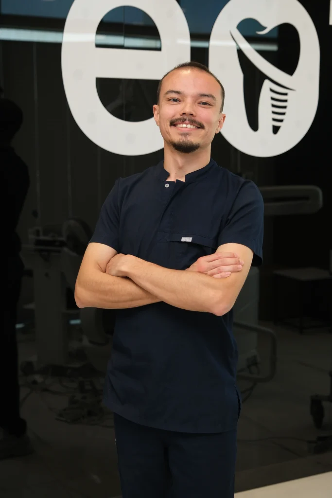 Uzm. Dt. Mert TEZCAN - Prosthetic Dentistry Specialist Ankara